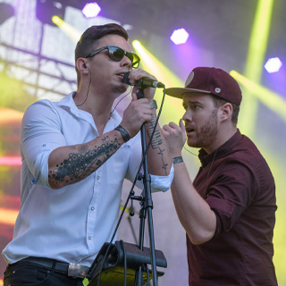 Előadók színpadon